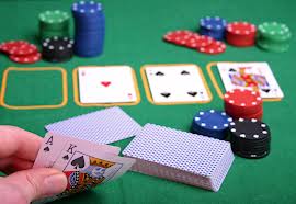 Выберите правильную тактику после флопа в покере