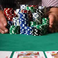 Бет в покере: определение и лучшее время для применения