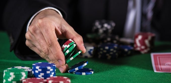 Стратегия игры в покер Техасский Холдем: основные различия безлимитного и лимитного форматов